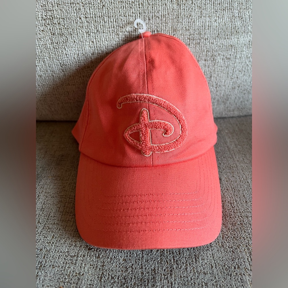 WALT DISNEY WORLD CAP new with tags!